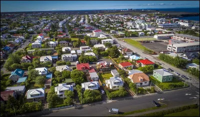 Suðurnes a pour capitale...