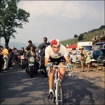 Le Non des Français lors d'un référendum sur la réforme du Sénat et la régionalisation entraîne la démission de de Gaulle / Eddy Merckx remporte son premier Tour de France : c'était en ...