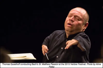 C'est la thalidomide, un "médicament" des laboratoires Ciba qui causa [...combien de victimes ?], qui est responsable des malformations de Thomas Quasthoff : en tant que chanteur, quel est son registre ?