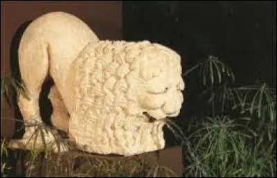 Vous découvrez une pièce archéologique majeure dans votre jardin. L'État a entre autre le droit de...