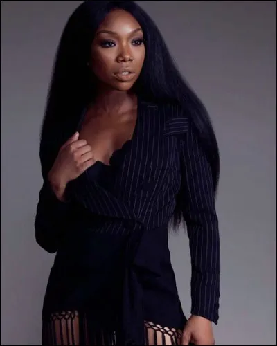 À qui, Brandy, rend-elle hommage sur sa couverture d'album ?