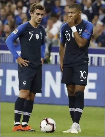 Combien de passes décisives Griezmann a-t-il distribuées au cours de sa carrière, en avril 2021 ?