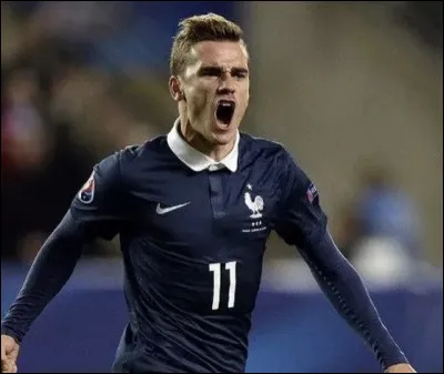 En quelle année intègre-t-il l’équipe de France ?