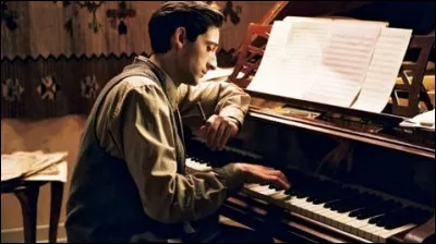 Qui a réalisé "Le Pianiste" drame historique qui se déroule pendant la Seconde Guerre mondiale ?