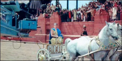 Ce film de 1959 dure 3h32 et se déroule au 1er siècle de lépoque romaine. Il raconte la rivalité entre un prince de Judée et son ami d'enfance devenu chef de la garnison romaine de la ville. Quel est ce film connu pour ses scènes à grand spectacle ?