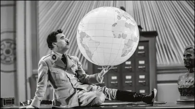 Dans ce film, un barbier venu d'un ghetto juif ressemble beaucoup au dictateur de Tomania qui a d&eacute;cid&eacute; d'exterminer les juifs. Quel est ce film ?