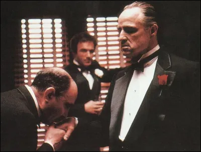 Dans ce film, une famille de mafia se fait la guerre &agrave; propos d'un trafic de drogue. Quel est ce film ?