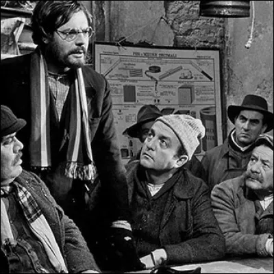 "Les camarades" raconte l'histoire de l'une des premières grèves, très dure, menée par des ouvriers d'une usine de textile à Turin en 1905. Qui est le réalisateur de ce film ?