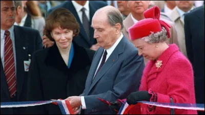 Inauguration d'Eurotunnel par François Mitterrand et la reine Élizabeth II / Mort d'Ayrton Senna lors du Grand Prix de Saint-Marin : c'était en ...