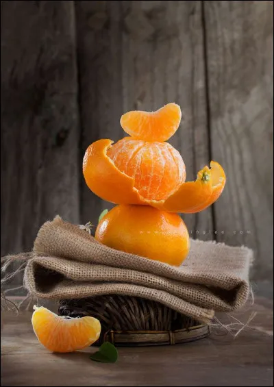 Le nom de quel grand homme est la marque de la liqueur de mandarine ?