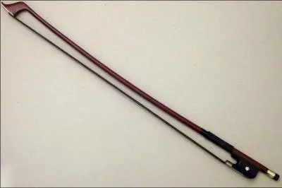 De quel instrument joue-t-on  l'aide d'un archet ?