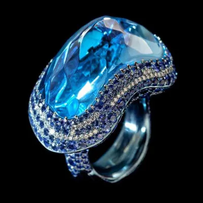 &Agrave; qui doit-on la fabrication de ce bijou ?