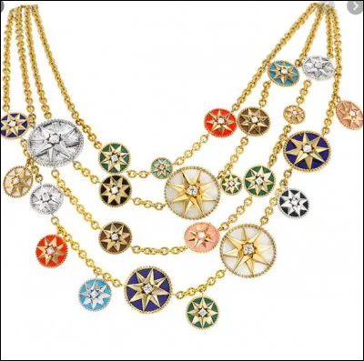 &Agrave; qui doit-on la fabrication de ce bijou ?