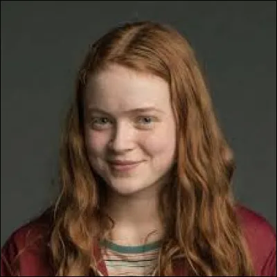 Qui embrasse Maxine lors du bal de fin d'année ?