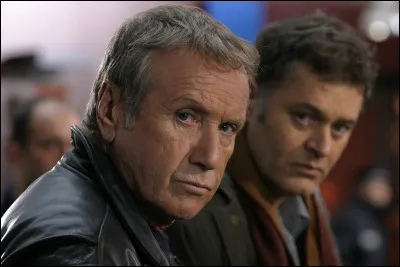 En quelle année Yves Rénier incarne-t-il pour la première fois le commissaire Moulin ?