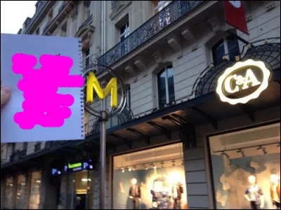 Beaucoup de peuple dans ce village...