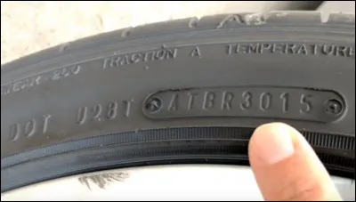 Les lettres et chiffres suivants, l'indication DOT pr&eacute;cisent :