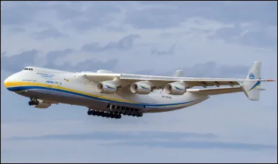 Quel est cet avion de 1988, le plus gros porteur au monde, seul et unique exemplaire qui peut transporter 250 tonnes de fret ?
