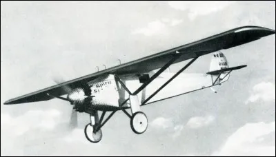 Quel est cet avion qui en 1927 effectue le premier vol transatlantique sans escale entre New York et Paris ?