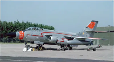 Quel est ce chasseur lourd français, biréacteur multirôle utilisé par l'armée française et l'armée israélienne de 1958 à 1978 ?