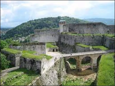 Comment se nomme l'édifice présent sur cette photo ?