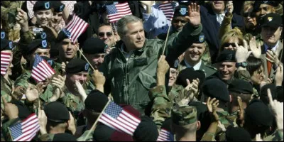 Invasion de l'Irak menée par les Etats-Unis / Une canicule touche l'Europe entre juin et août, provoquant 70 000 décès : c'était en ...