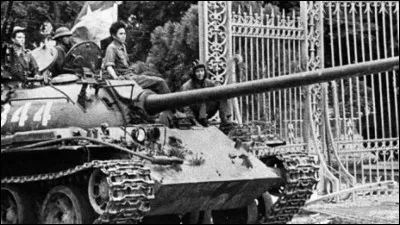 La conférence internationale d'Helsinki constitue l'apogée de la détente / La chute de Saïgon marque la fin de la guerre du Vietnam et l'unification du pays : c'était en ...