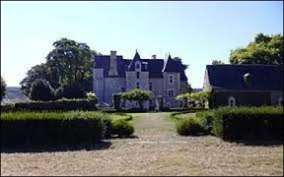 Je vous emmène dans le Pays-de-la-Loire à la découverte du manoir de la Brideraie, à Marcé. Commune dans le Baugeois, elle se situe dans le département ...