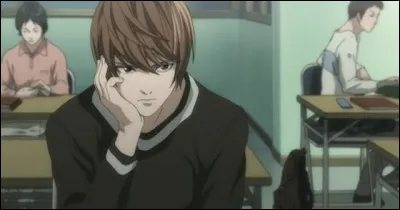 Une personne qui se sert du ''Death Note''...