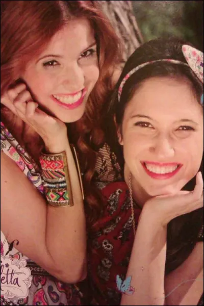 Comment s'appellent les deux meilleures amies de Violetta ?