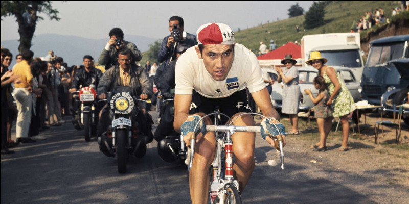 Merckx gagne le Tour 1969 à sa première participation. Il remporte ...