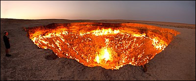 Darvaza (Turkménistan, ex-URSS), 1970 > Des prospecteurs minièrs provoquent accidentellement l'effondrement d'une cavité d'où s'échappe une grande quantité de gaz. Quelle solution est préconisée ?