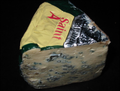 Quel est ce fromage nommé avec un saint fictif, un produit industriel à pâte persillée, fabriqué en Haute-Loire ?