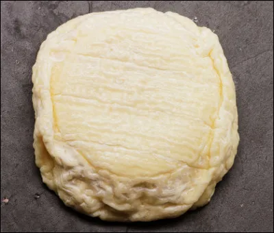 Quel est ce fromage &agrave; base de lait de vache, &agrave; p&acirc;te molle et &agrave; cro&ucirc;te fleurie, fabriqu&eacute; en Is&egrave;re, en Rh&ocirc;ne et en Savoie ?