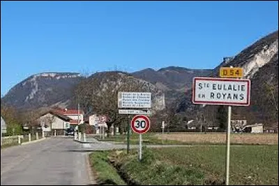 Nous sommes en Auvergne-Rh&ocirc;ne-Alpes, &agrave; l'entr&eacute;e de Sainte-Eulalie-en-Royans. Commune de l'arrondissement de Die, elle se situe dans le d&eacute;partement ...