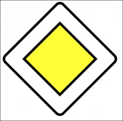 Est-ce que ce panneau indique une route prioritaire ?
