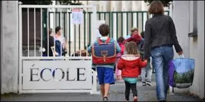 Es-tu à l'aise avec la clientèle, les personnes autour de toi ?