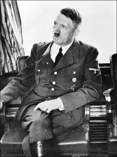 Adolph Hitler est un ancien soldat et chef du parti nazi. Il a tenté de prendre le pouvoir par la force mais a échoué. En quelle année a-t-il fait cela ?