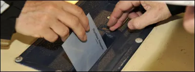 Malgré tout, Hitler progresse aux élections et arrive au 2nd tour des présidentielles en 1932. Il échoue, mais le 30 janvier 1933...