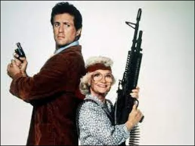 Cochez l'acteur ayant joué dans "Arrête ou ma mère va tirer !" ?