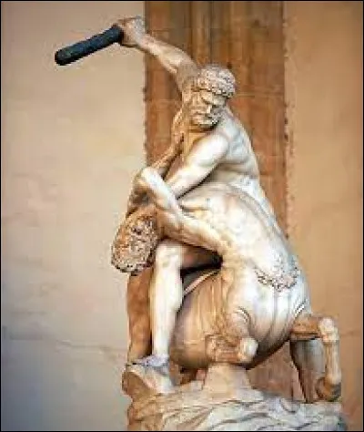 Quel est le nom de la mère d'Heraclès ?