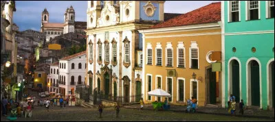 Les premières capitales du pays étaient ...