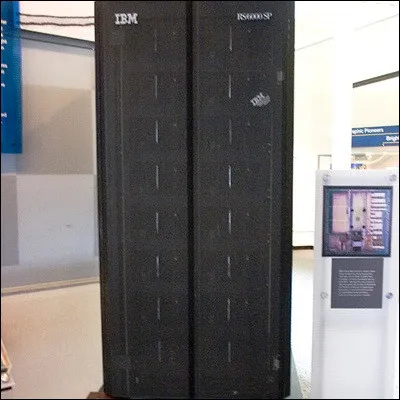 Quel joueur d�&eacute;checs, champion du monde pour la premi&egrave;re fois en 1985, a livr&eacute; des parties rest&eacute;es c&eacute;l&egrave;bres contre l�ordinateur Deep Blue ?