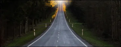 Quelle est la particularité des routes en Angleterre ?