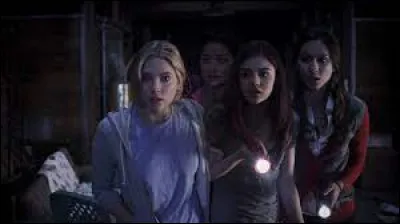 Pourquoi Spencer était-elle la seule éveillée, la nuit de la disparition d'Alison ?