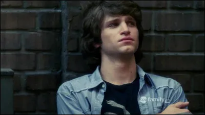 Pourquoi la police arrête-t-elle Toby ?