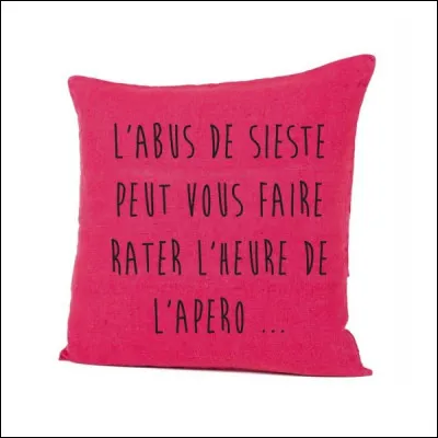 Comment appelle-t-on les mets préparés pour être consommés froid en dehors des repas comme aliment de grignotage ?