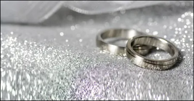 Qui refusait de graver leurs noms au bas d'un parchemin, dans sa non-demande en mariage ?