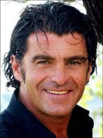 Alberto Tomba, surnommé "la bomba", est un célèbre sportif italien ayant remporté de nombreux titres dans sa discipline. Laquelle ?