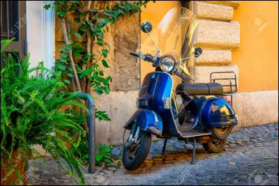 Parmi ces constructeurs italiens de véhicules deux-roues, lequel est le créateur de la "Vespa", célèbre modèle de scooter lancé à la fin des années 40 ?